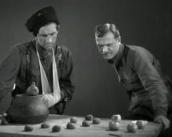 -"По словам исследователей, найденный в могиле набор игровых фигурок (слева) говорит о том, что похороненный в ней воин разбирался в тактике и стратегии."-