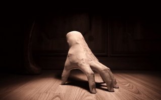 Что не так? Это "Рука" в скафандре и без шлема.