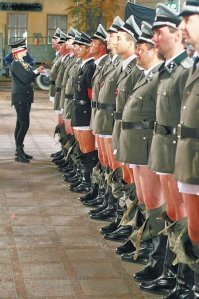 Какие еще гитлеровцы?!
Таких я не постил.

.
