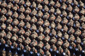 Фишки - ресурс довольно демократичный, каждый может выкладывать свои посты в соответсвии с его предпочтением. А если вам пост не нравится, вы вольны его проигноривать и даже заминусовать. 

.