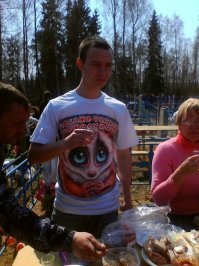 особенно на кладбище.