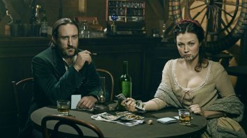 Красотки с маори "бородой" 