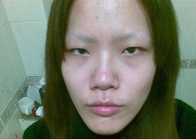 их что там штампуют?
один из богатых китайцев женившись на такой красотке возмущался почему дети были на редкость некрасивыми.