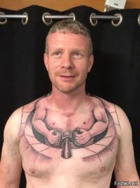 Врач решил уберечь людей от нелепых татуировок