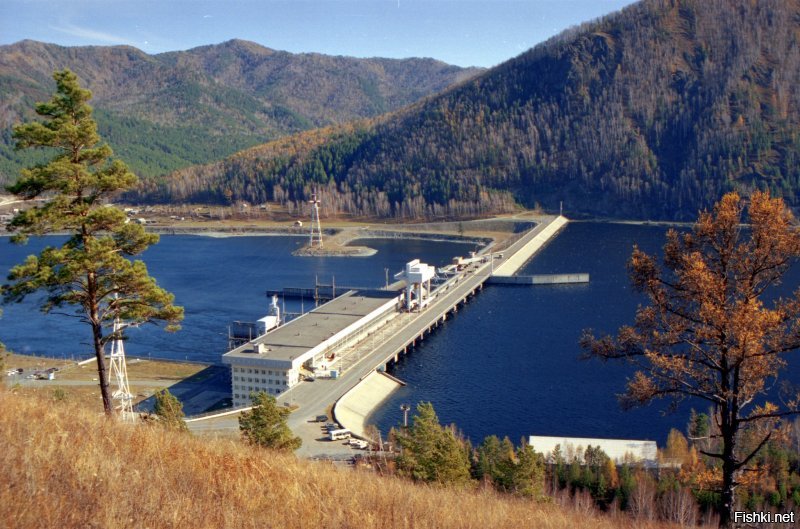 В Хакасии не доезжая примерно 18км. до Саяно-Шушенской ГЭС есть поселок Майна где расположена еще одна ГЭС с одноименным названием "Майнская".