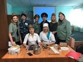 У нас мужики и повестки получили, и медкомиссию проходили, и присягу принимали, а потом уж- полевая кухня)))))) Так что, у нас служили все