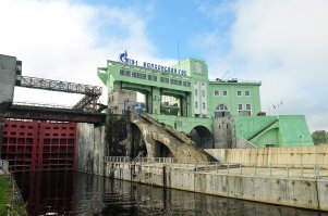 Волховская ГЭС (имени В. И. Ленина)   гидроэлектростанция на реке Волхов в Ленинградской области, в городе Волхове. Одна из старейших действующих ГЭС России. Исторический памятник науки и техники.
Строительство ГЭС началось в 1921 году, закончилось в 1927 году. Она представляет собой русловую низконапорную электростанцию.
Мощность ГЭС   86 МВт (первоначально 58 МВт).
При создании водохранилища было затоплено 10 тыс. га сельхозугодий.