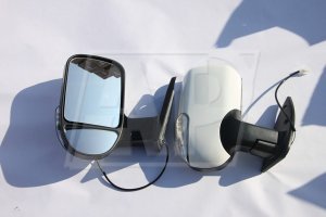 Вот не пойму...где там такая зона? В эти лопухи я вижу как в соседней полосе инспектор ГИБДД не пристёгнут и по телефону разговаривает. Просто водитель отвлёкся.