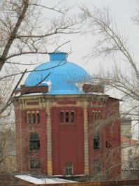 А это не та ли водонапорная башня которая описывалась в рассказах Черновик и Чистовик Сергея Лукьяненко. Напомню, башня таможенника этих произведениях как раз находится в районе Москвы 3.