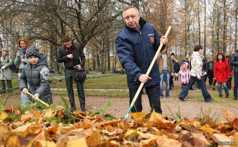 Этот парень всегда в курсе какая погода на дворе !