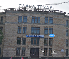 Питер. Пр. М. Тореза
В прошлом году приехал кран, сняли. Думал что уберут совсем. Но нет, ошкурили, покрасили и на место поставили.