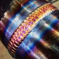 Вы, конечно, извините, что насру в этот пост совершенства...
Так вот, половину или больше того из предъявленных на фото сварочных швов делал робот. Факт чего кагбэ не состыкуется с названием поста.
Например, здесь: