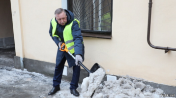 Беглова туда с лопатой нельзя проносить