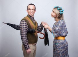 знаю я эту историю и действующих лиц. вот на первом фото администратор с женой, а вот две фотографи его коллег - бухгалтершы и выплатчицы.