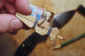 как будто кто то отменил старую добрую рогатку или трубочку из под ручки и жёванную бумагу