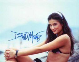 Даже с автографом есть фотка Деми.