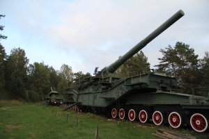 между Лебяжьем и Красной Горкой. там дальше такие штуки в лесу стоят.