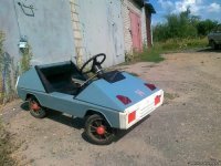 Мои пацаны на таком бэтэре гоняли, только красном.