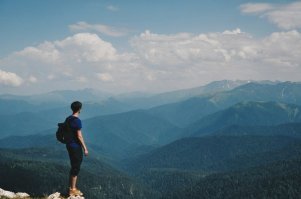 Это все - здесь, рядом, без Памиров и Тянь-Шаней....