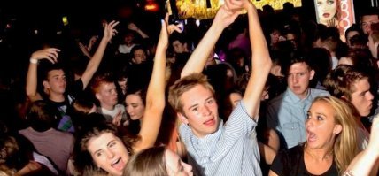 20 фото немного перепивших людей, у которых утром точно возникнут вопросы