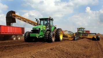 ОЙ, добыча  торфа в России сейчас,  ммм. извините - нытики - пердаки перебинтуйте лучше.  И техника - Ростсельмаш так-та. Почти вся.  :) :) . 

Для тупых, и свидомых хохлов.  Автор в России искал именно живописные заброшенные торфянники.   И в Прибалтике тоже,  и на Украине тоже.    :) :) Дурачки, которые посчитали, что в России везде так - ну вас тупо жалко.  А нам пох.