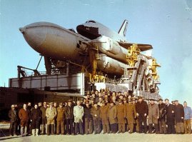 я тебя удивлю..
тебе президент вбил в голову мысли про *галоши* в СССР
я тебя просвещу :