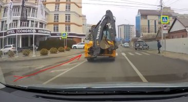 Для тех кто с первого разу не рассмотрел - вот за такой обгон фокус получит