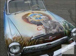 Изображения на капотах