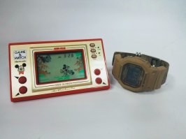 Ностальгия! У самого такая, только родная Нинтендо 1981 года выпуска. Иногда с большим удовольствием юзаю, ребенок правда не понимает, отстой говорит. А я детство вспоминаю, старый уже наверное.