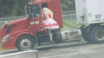 Что тут уметь? Языком любая сможет.