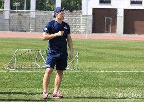 Дрыщ?? Вы серьезно? Это более чем нормалное соотношение роста/веса для человека, который ведет активный образ жизни и занимается спортом. Судя по всему для Вас дрыщ тот, у кого  нету пивного живота и лишнего жира.
Пожалуйста пример:
Кирилл Капризов
Хоккеист
Российский хоккеист, нападающий клуба Континентальной хоккейной лиги ЦСКА. Воспитанник новокузнецкого хоккея. На драфте НХЛ 2015 года был выбран клубом «Миннесота Уайлд» в пятом раунде под общим 135-м номером. Чемпион зимних Олимпийских игр 2018 года. 
Родился: 26 апреля 1997 г. (возраст 21 год), Новокузнецк
Рост: 1,8 м
Вес: 88 кг

При этом если видели Кирилла вживую он очень плотно сложен, крепыш такой, остальные хоккеисты с его ростом смотрятся худее

Еще пример:
Евгений Малкин, хоккеист
86 кг при 1,91 (!) - а он крепкий и здоровый как бык

Никита Кучеров, хоккеист
77 кг при 1,83 - и это лучший бомбардир в НХЛ в этом сезоне (на данный момент)