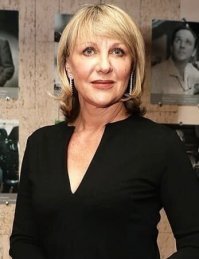 Хорошая актриса. И с возрастом стала похожа на свою "маму" из фильма "Интердевочка":)