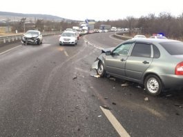 Авария дня. Столкновение трёх авто и автобуса на Ставрополье