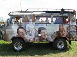 Изображения на капотах