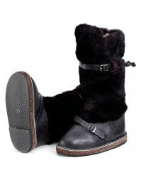 "Унты любителя покера"

Вот унты. А у вас на фото пимы.