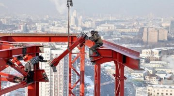 Сочувствуем твоей адски тяжелой работе, бро! Держись там!