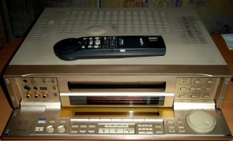 Простите великодушно ! Это в какие-то веки аппараты JVC ( Victor ) были подешевле и похуже !? Когда именно эта фирма была разработчиком  кассетного аналогового формата наклонно-строчной видеозаписи и, соответственно, кассеты VHS ? Раскрою маленький секрет - продвинутые меломаны переписывали "пласты" ( виниловые пластинки) с вертушек именно на видеомагнитофоны  JVC , имевших HI-FI stereo или Hi-END stereo, на видеокассету.... В то время круче звука просто не было....