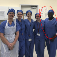 Поржал :)) Вот ей обязательно нужно имя на шапке))