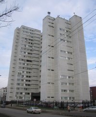 Как обычно копипаста бездумная! Иначе как можно было не упомянуть девятку? Пятая крупнейшая IX в мире. Метро калужская, улица Бутлерова