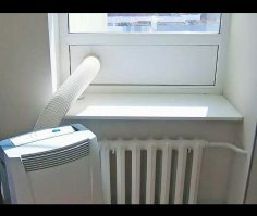 Это труба от мобильного кондиционера.