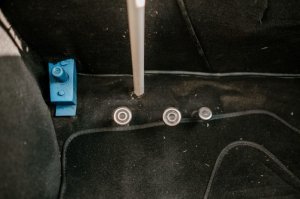 Мусье знает толк в извращениях, еле раздуплил, что это педали: