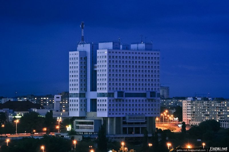 Дом Советов Калининград.   известное недостроенное здание в центре города Калининград (Россия), строительство которого началось в 1970 году. Считается одним из символов и главным «долгостроем» города.