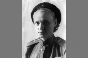 Дочь наркома Кирова Сергея Мироновича, Евгения Кострикова, командир танка, закончила Войну в Чехословакии.