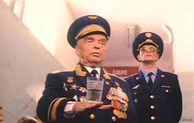 Угораю с фразы ,... ....-пока я,тараном эсминец за чекушку брал..