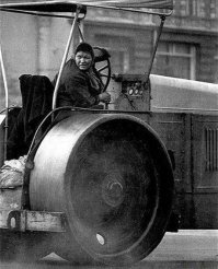Советская женщина в фотографиях