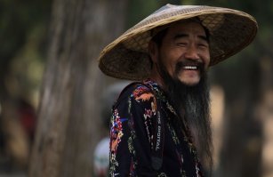 А хозяин возьми и ... продай эту собачку ... истинным гурманам