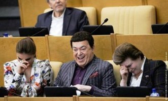 Госдума РФ издала заявление: "Полностью поддерживаем наших британских коллег. Путаны всех стран, где бы они ни работали, имеют право на огромную зарплату, хороший соцпакет и прочие ништяки. Ибо путаны обслуживают мужчин и власть, и таким образом снимают сексуальное и социальное напряжение в обществе, спасая его от разводов и революций."