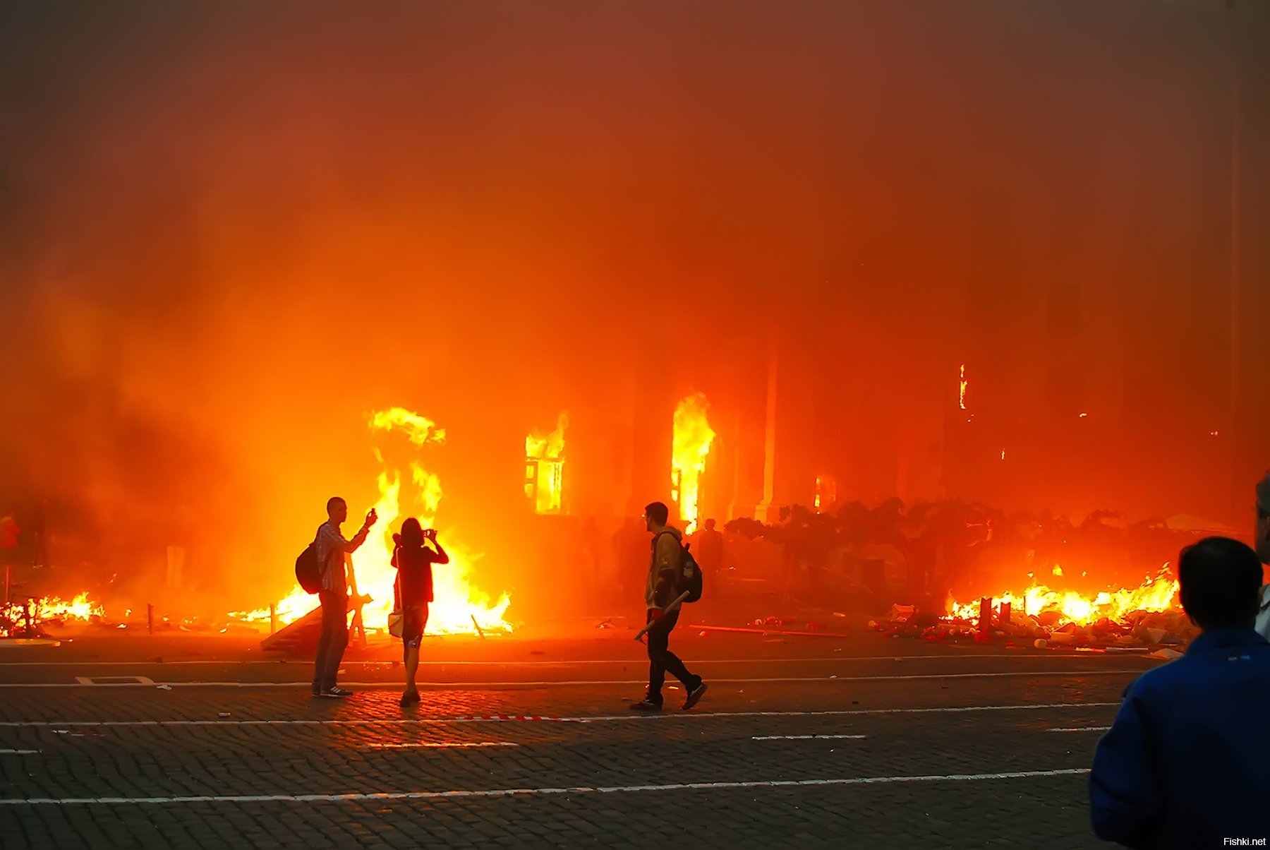 2 мая 2000. Одесса дом профсоюзов 2 мая 2014. Одесса дом профсоюзов трагедия. Одесса 2 мая дом профсоюзов.