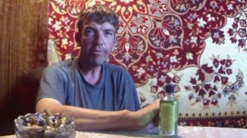 Прошел мастер класс у Дена Дыркина и теперь собирается замутить гигантскую ордынскую сигару.