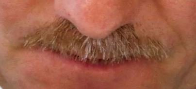 Ну..... конечно,  невозможно найти снежного человека. 
Вот , если бы был песковый  человек, его бы точно нашли,  по следам на песке.
Или на крайняк по усам........